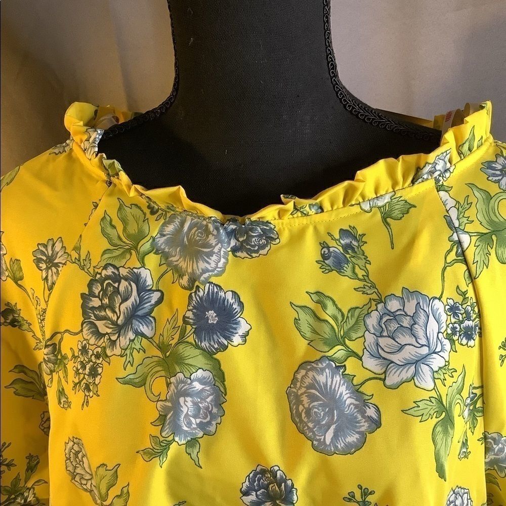 True Destiny...Floral High-Low Blouse  - Picture 7 of 7